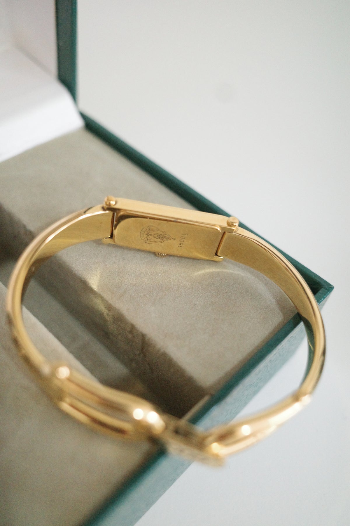 Vintage Gucci 1500L Gold Watch | Black Dial | Elegant Gold Bangle Bracelet | Classic Designer Timepiece