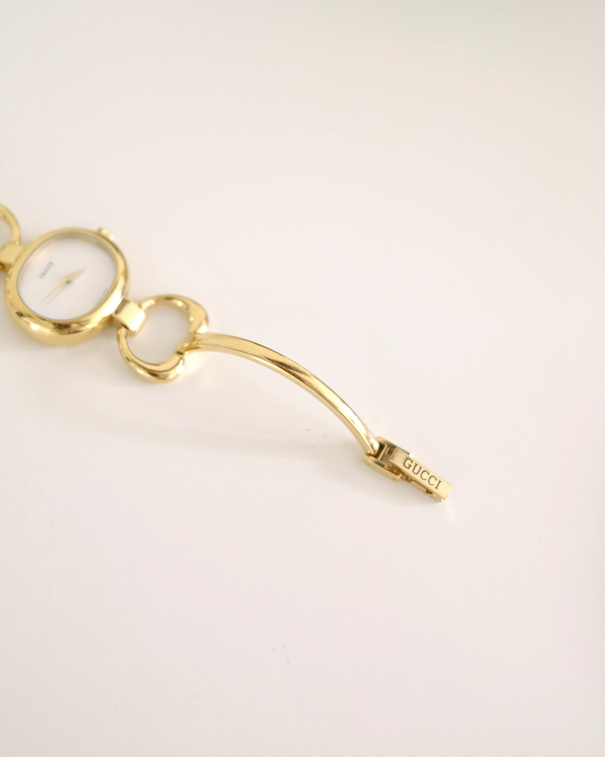 Vintage Gucci 1600L Gold Watch | White Dial | Elegant Gold Bangle Bracelet | Classic Swiss Designer Timepiece