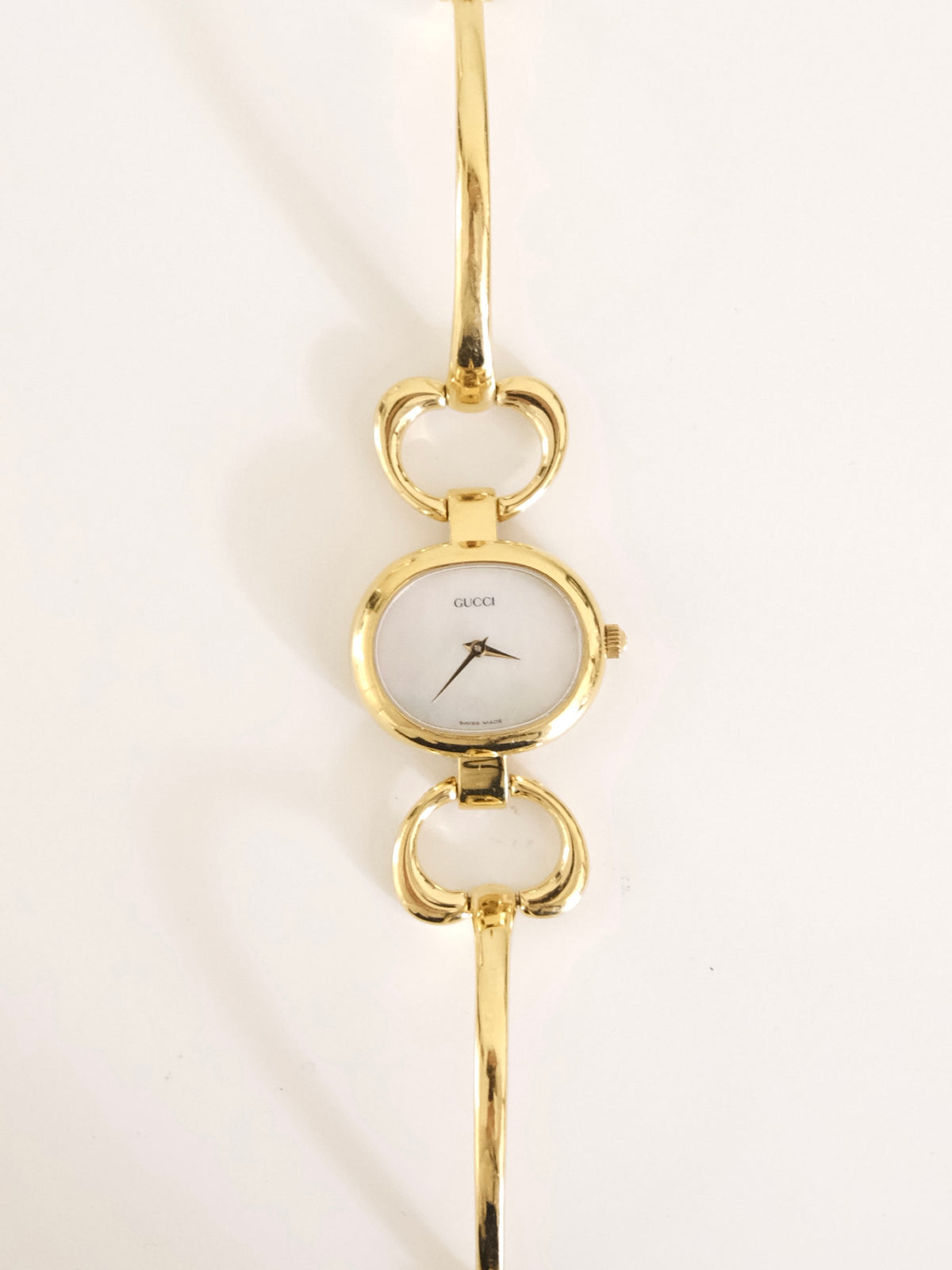 Vintage Gucci 1600L Gold Watch | White Dial | Elegant Gold Bangle Bracelet | Classic Swiss Designer Timepiece