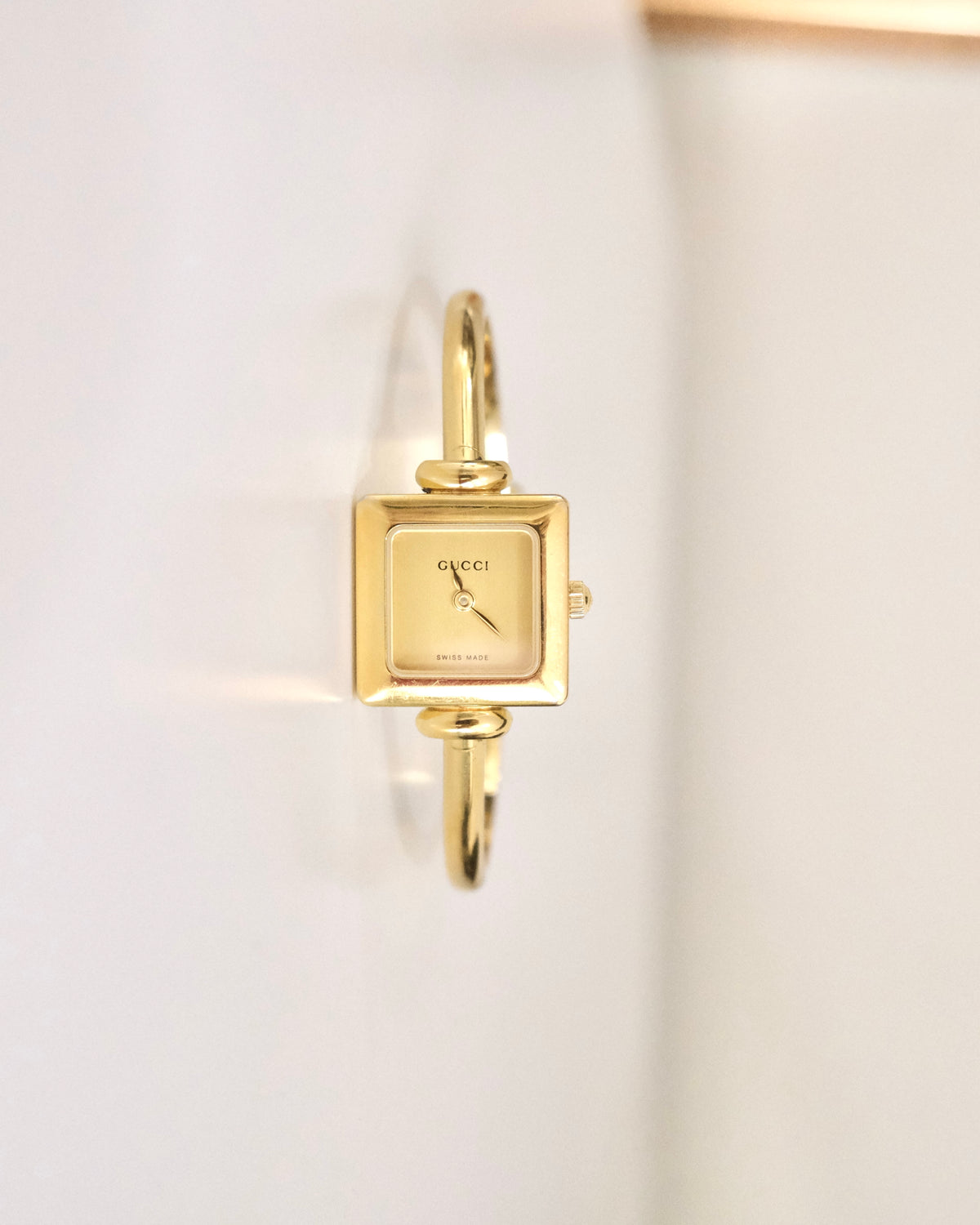 Rare Vintage Gucci 1900L Gold Bangle Watch