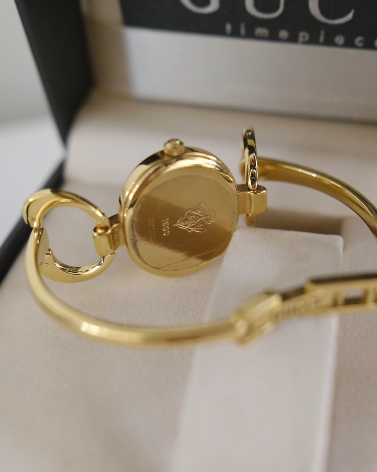 Vintage Gucci 1600L Gold Watch | White Dial | Elegant Gold Bangle Bracelet | Classic Swiss Designer Timepiece