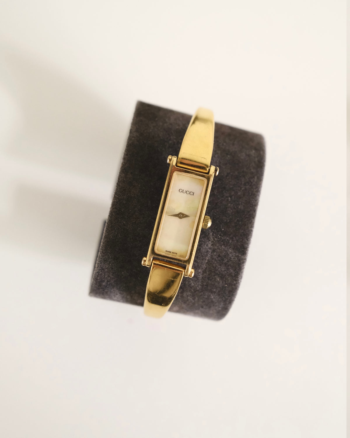 Vintage Gucci 1500L Gold Watch | Mother of Pearl Dial | Elegant Gold Bangle Bracelet | Classic Designer Timepiece