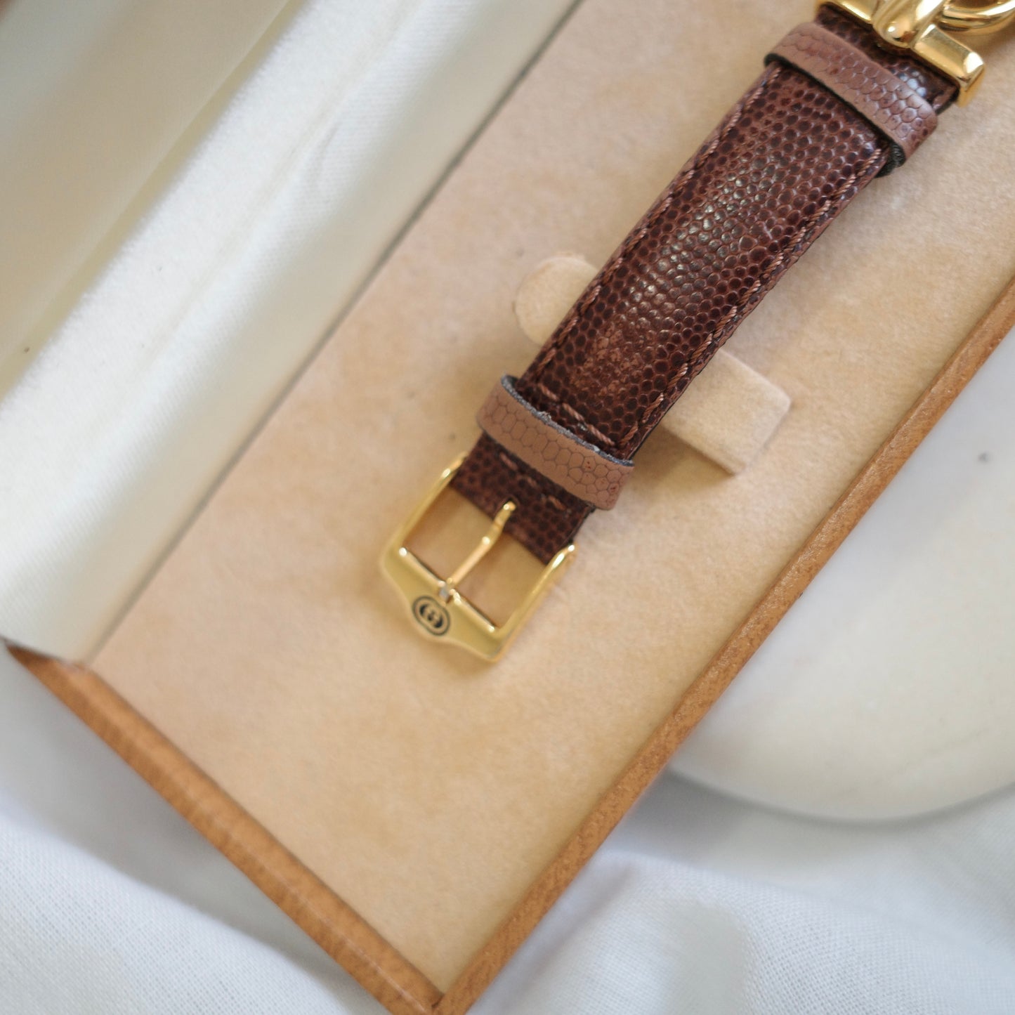 Vintage Gucci 6300L Horsebit Watch – Gold Tone & Brown Leather Swiss Made Timepiece