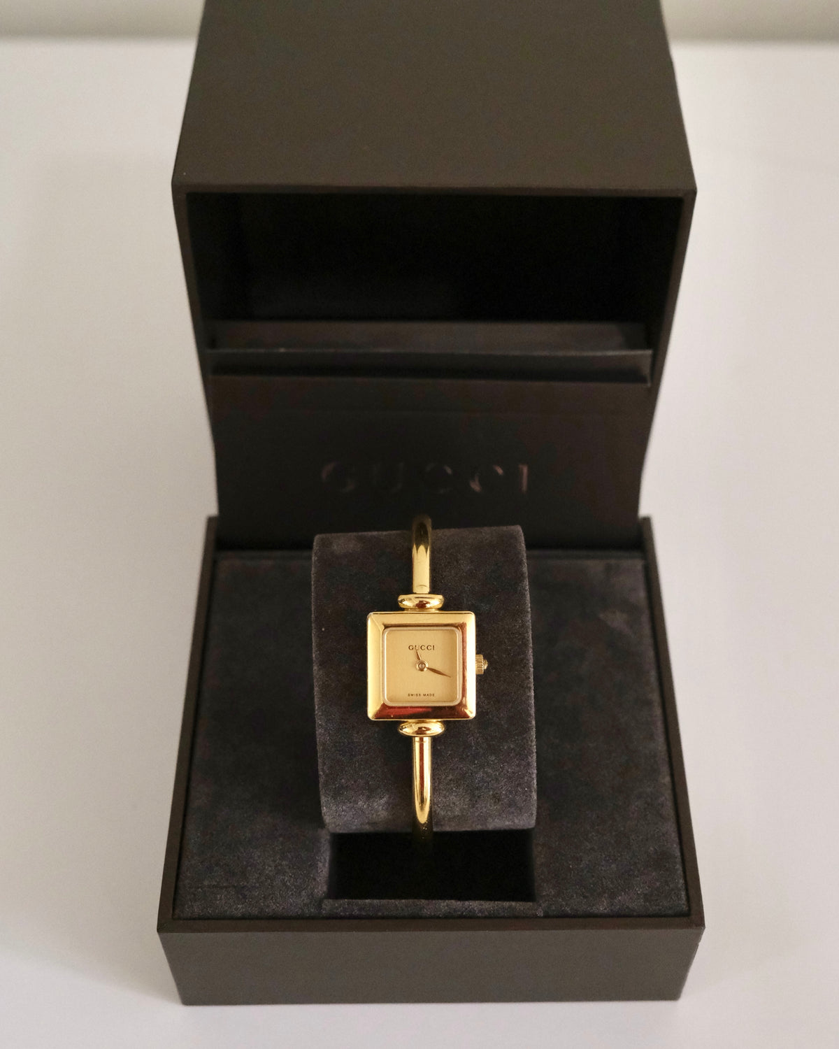 Rare Vintage Gucci 1900L Gold Bangle Watch