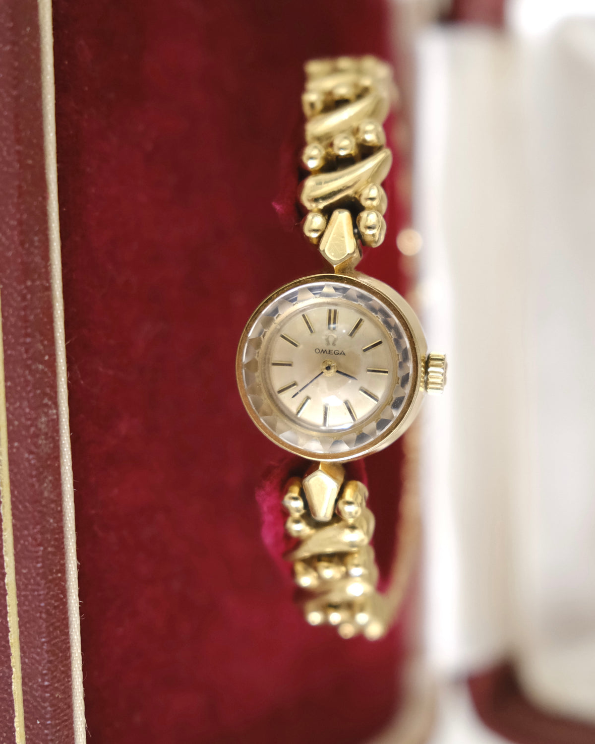 Vintage Omega Gold-Tone Manual Winding Watch | Elegant Swiss Mechanical Ladies Watch with Omega Box