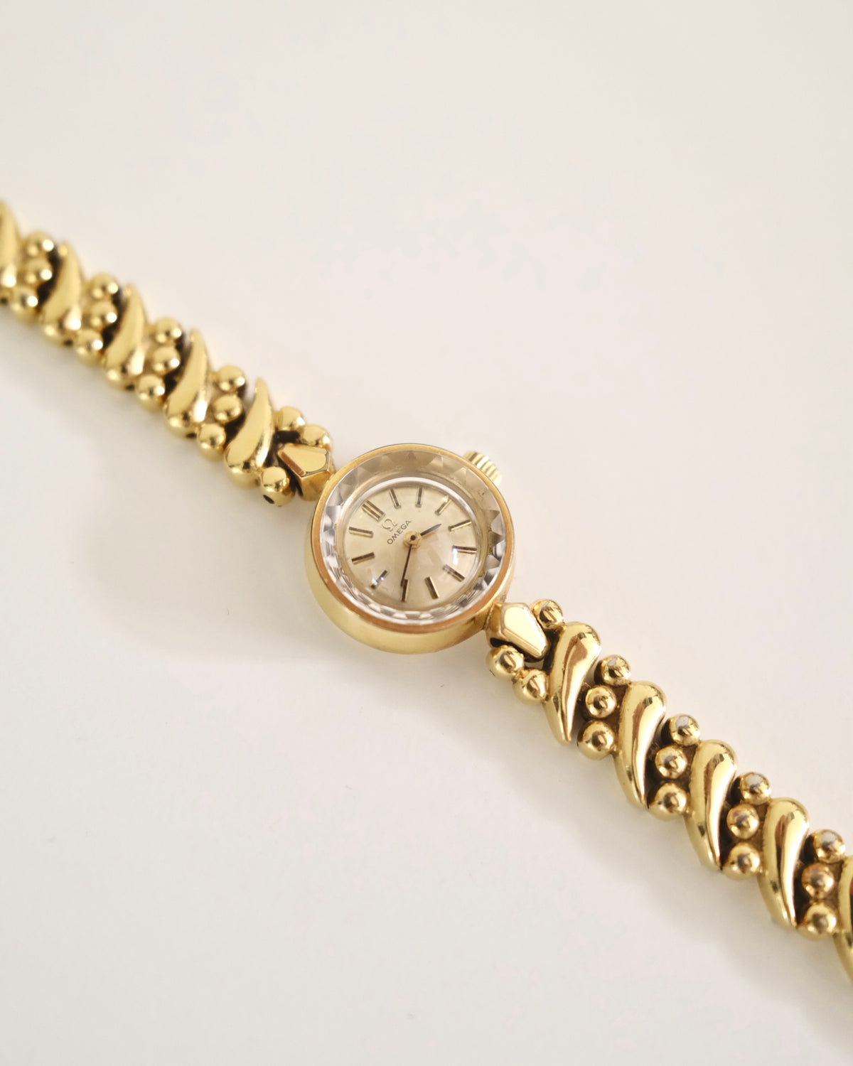 Vintage Omega Gold-Tone Manual Winding Watch | Elegant Swiss Mechanical Ladies Watch with Omega Box