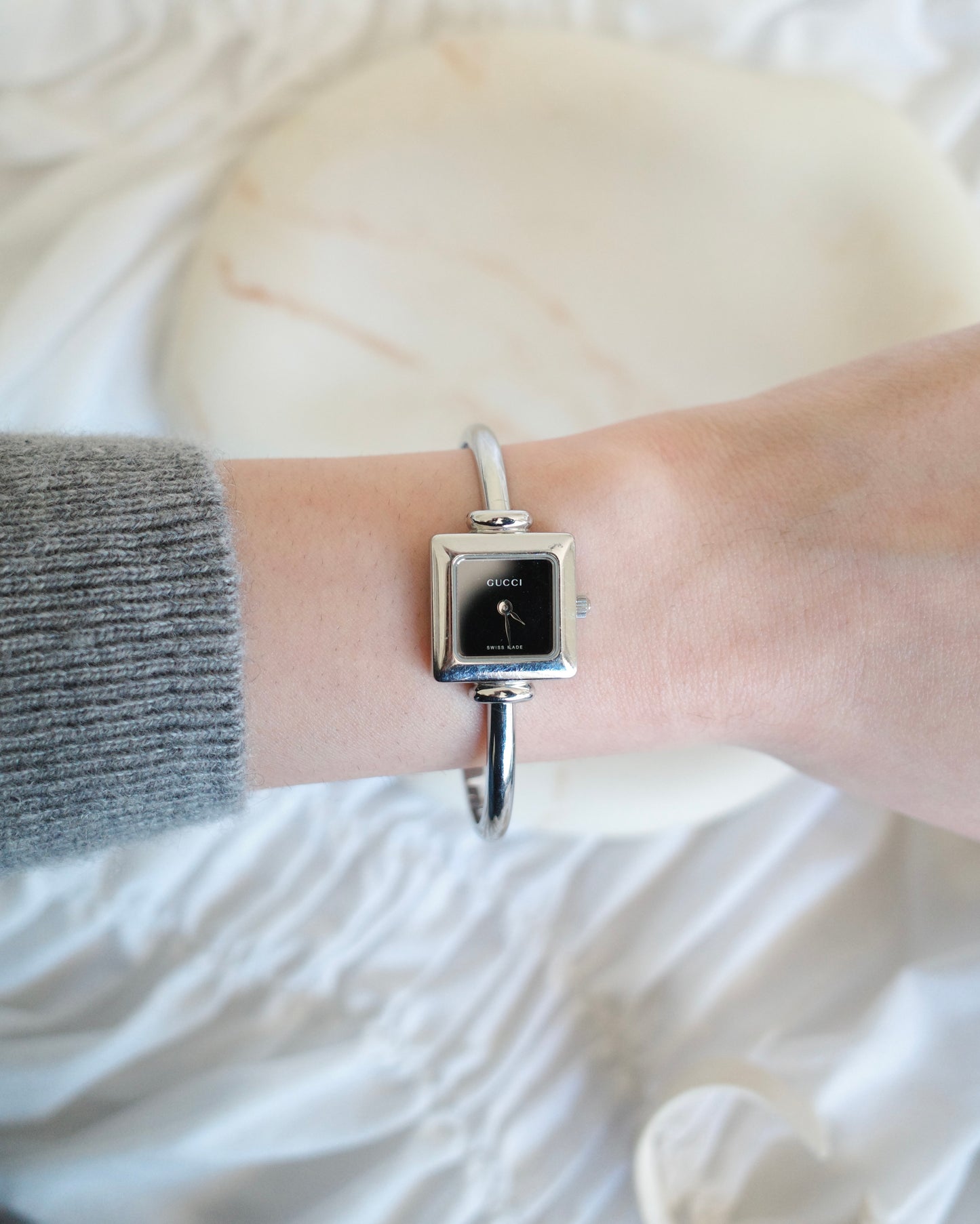 Vintage Gucci 1900L Silver Bangle Watch
