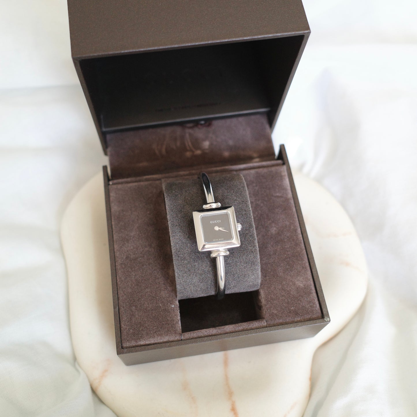 Vintage Gucci 1900L Silver Bangle Watch