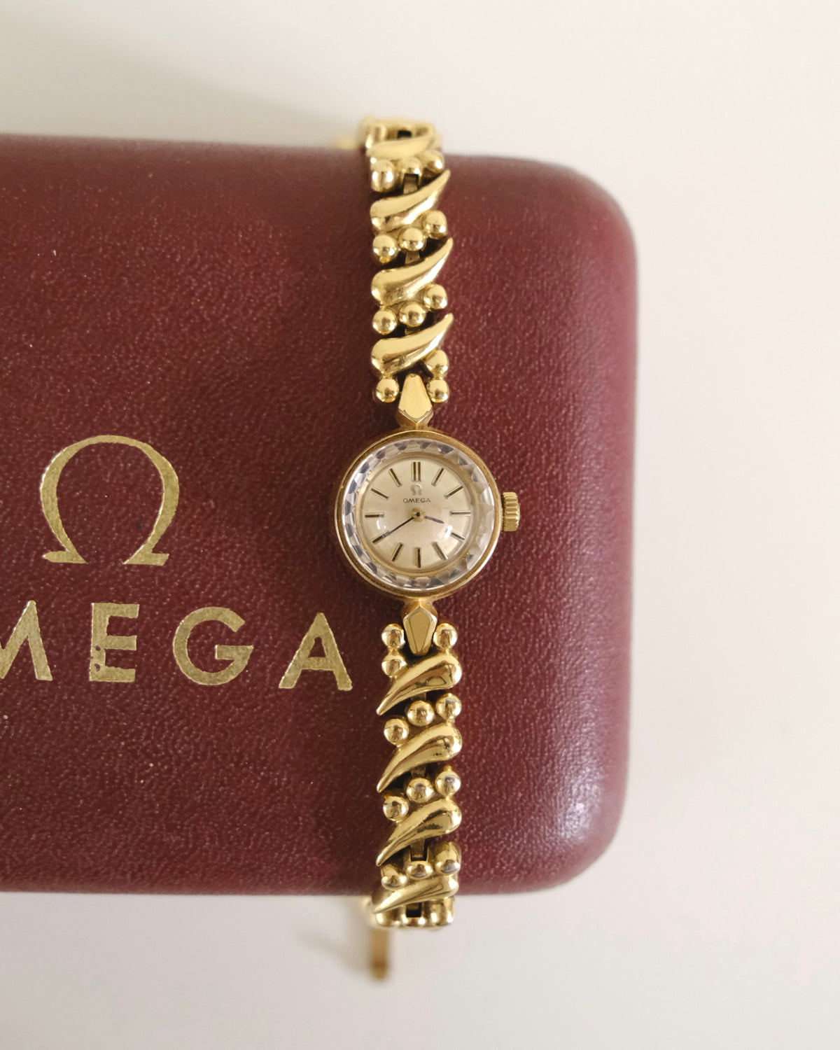 Vintage Omega Gold-Tone Manual Winding Watch | Elegant Swiss Mechanical Ladies Watch with Omega Box