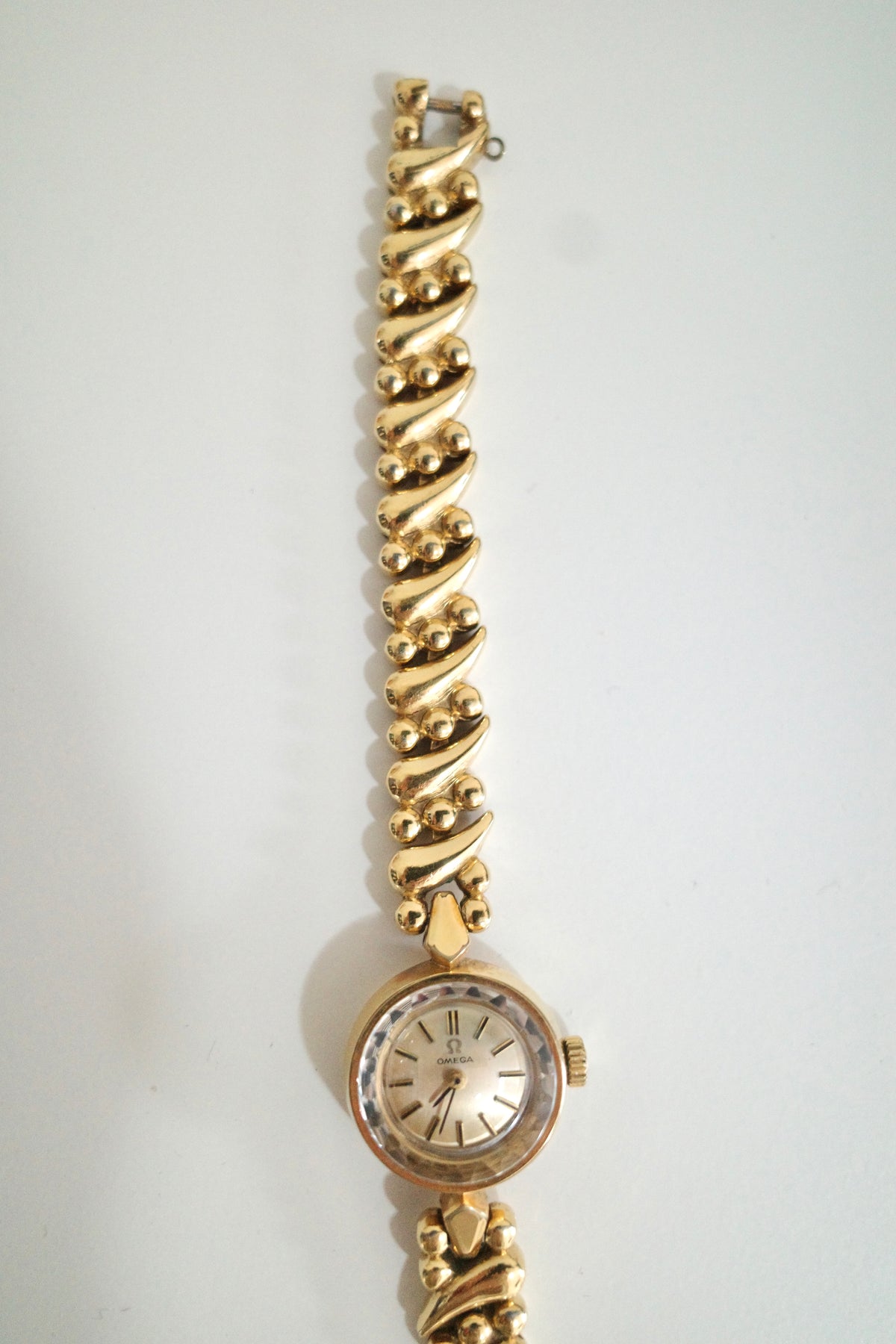 Vintage Omega Gold-Tone Manual Winding Watch | Elegant Swiss Mechanical Ladies Watch with Omega Box