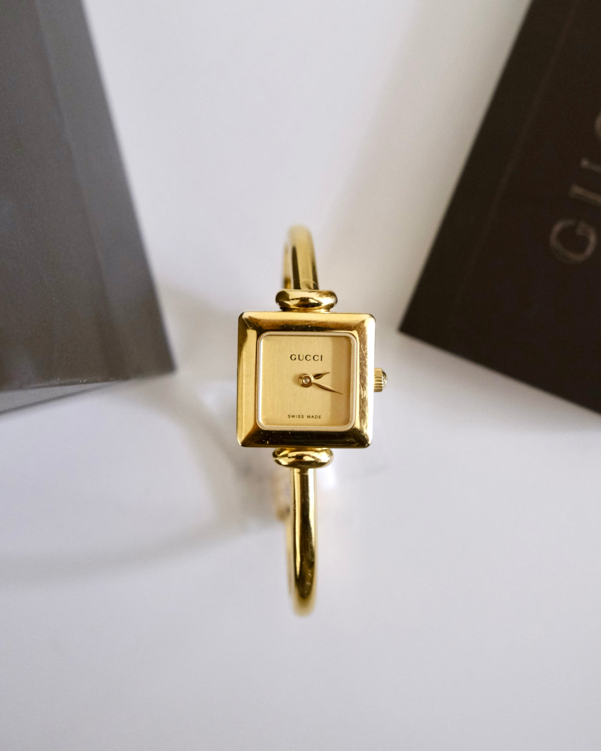Rare Vintage Gucci 1900L Gold Bangle Watch
