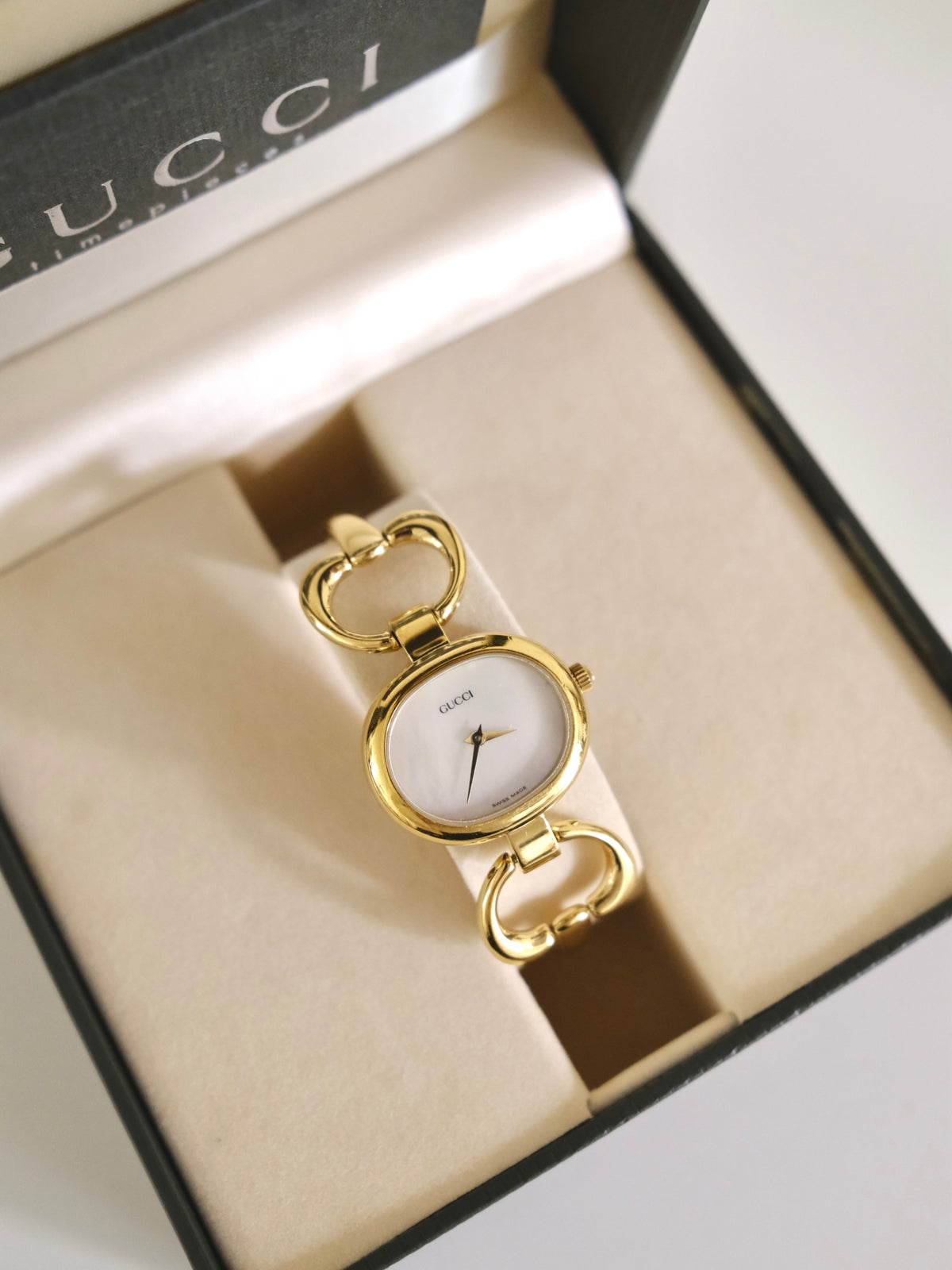 Vintage Gucci 1600L Gold Watch | White Dial | Elegant Gold Bangle Bracelet | Classic Swiss Designer Timepiece