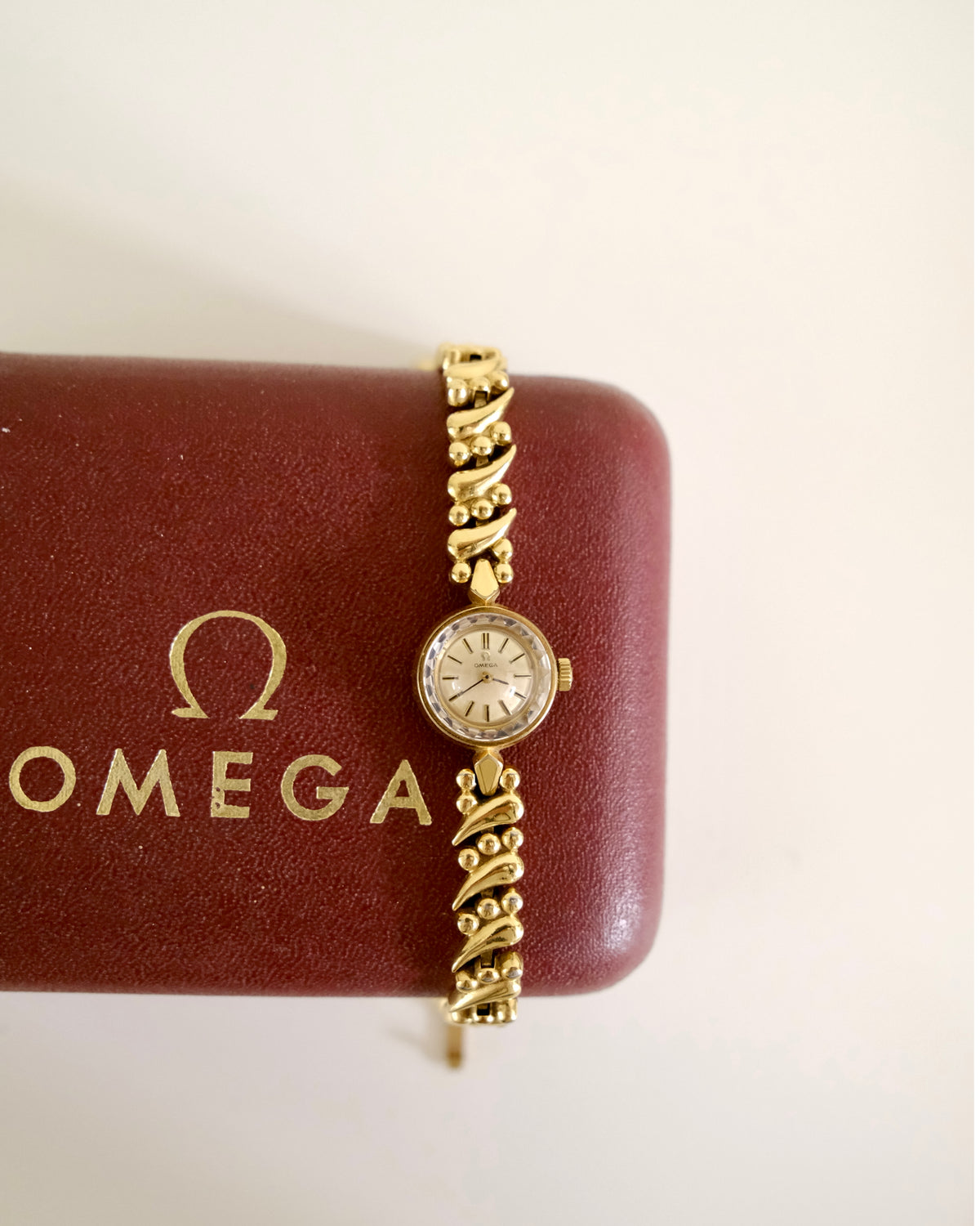 Vintage Omega Gold-Tone Manual Winding Watch | Elegant Swiss Mechanical Ladies Watch with Omega Box
