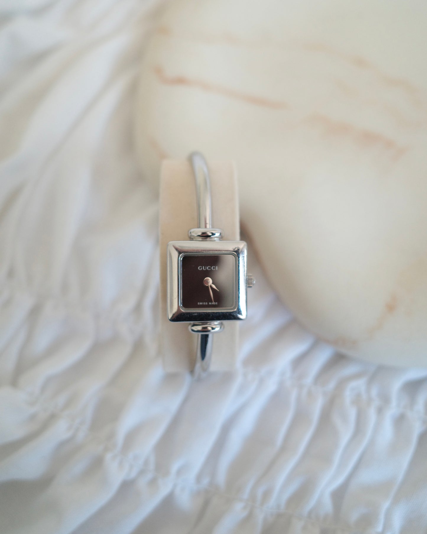 Vintage Gucci 1900L Silver Bangle Watch