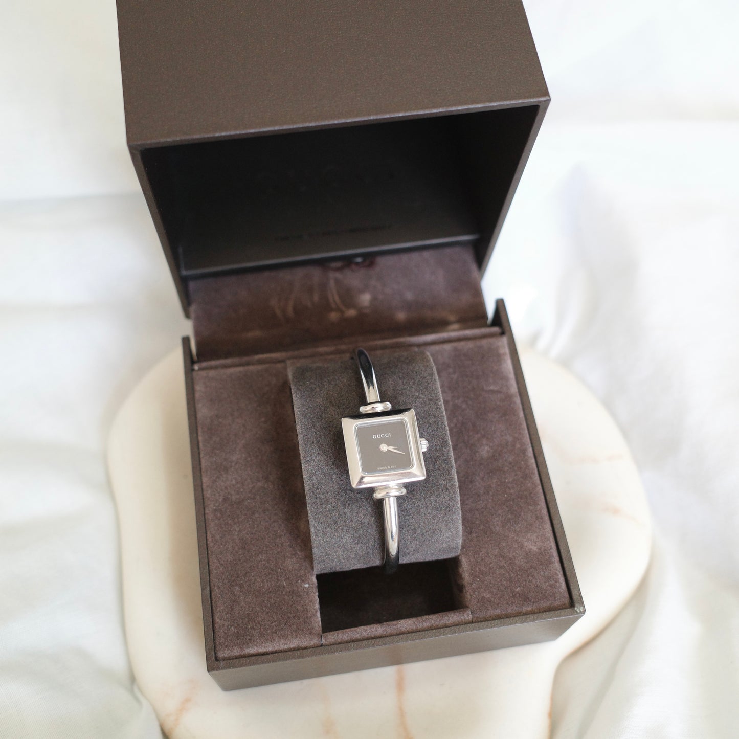 Vintage Gucci 1900L Silver Bangle Watch