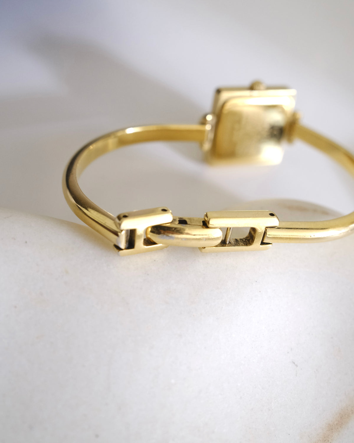 Rare Vintage Gucci 1900L Gold Bangle Watch